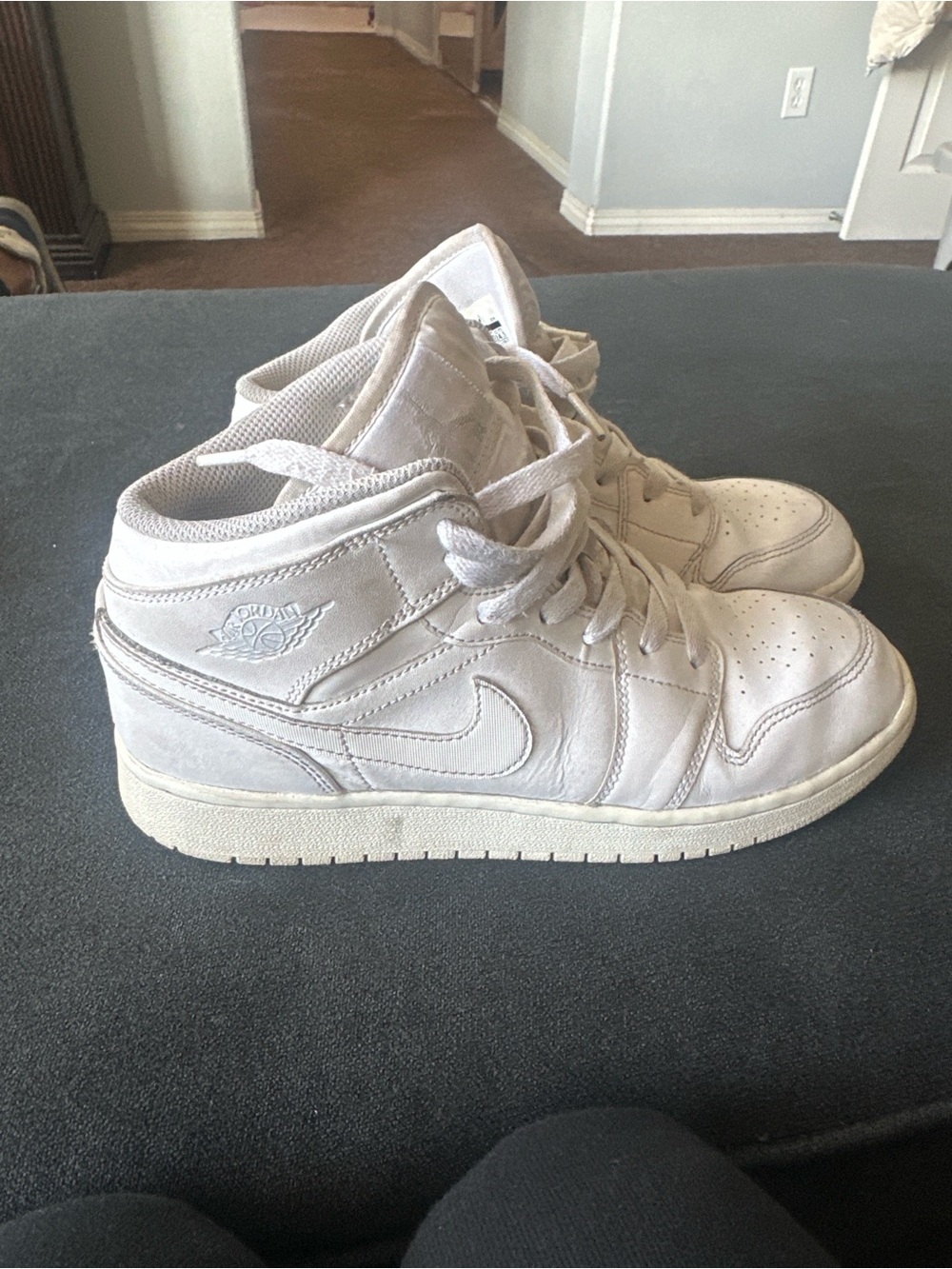 Jordan Mid-Top Women’s Sneakers in Off-White/Cream